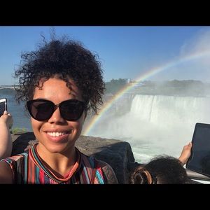 Meet your Posher, Alexis